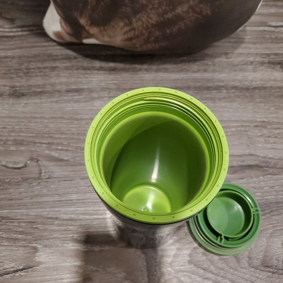 12/$30 🚗 ☕️ EUC Starbucks tumbler - green grande - Picture 9 of 12